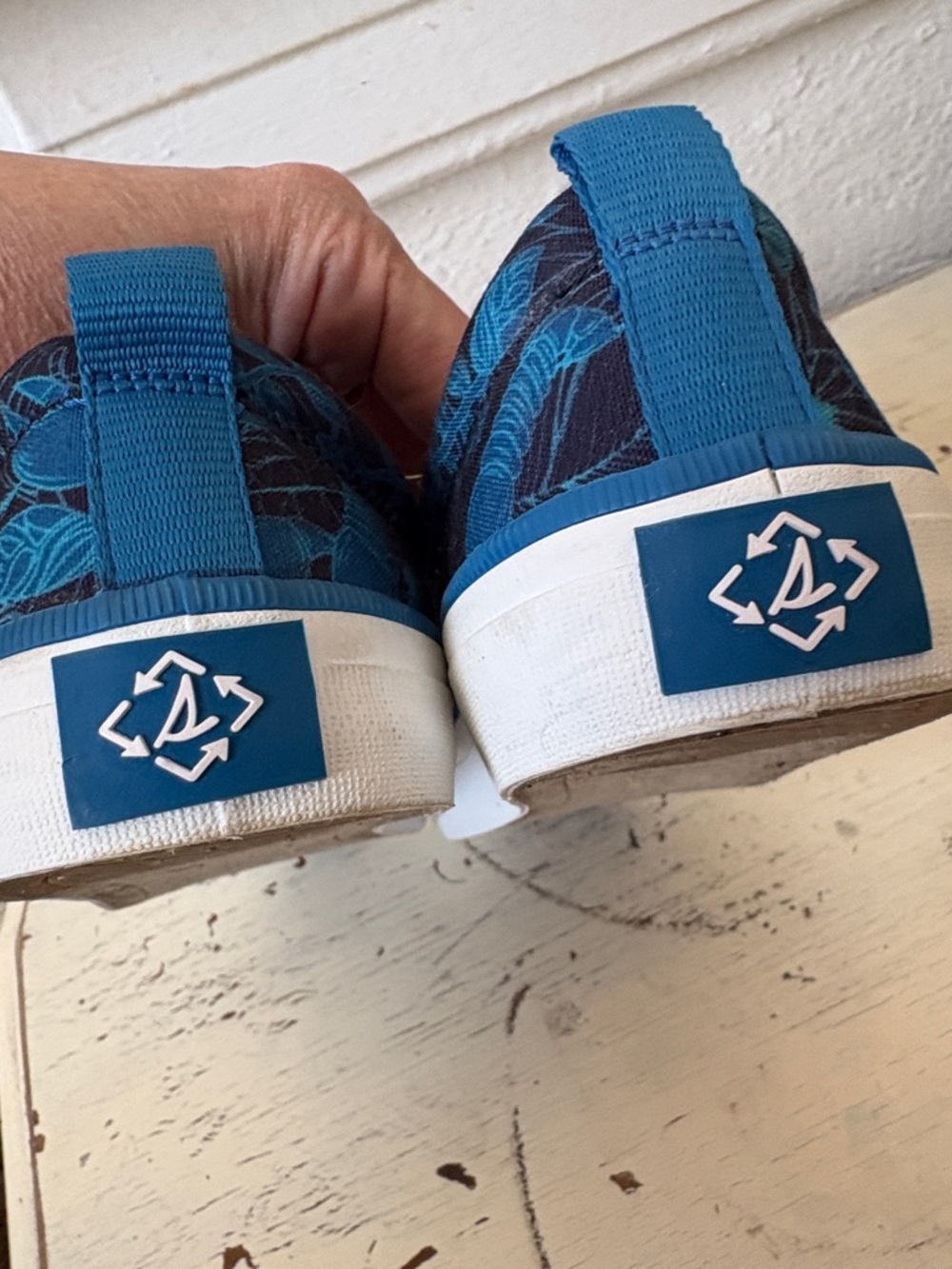 ๐ฆEUC Sperry Blue Slip-On Seacycled Tropical Lobster Print Sneakers Loafers 8.5M - Picture 8 of 9